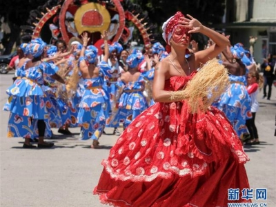 ��ɼ����߹�(ji��)���������ݷ��b�Ͻ�����