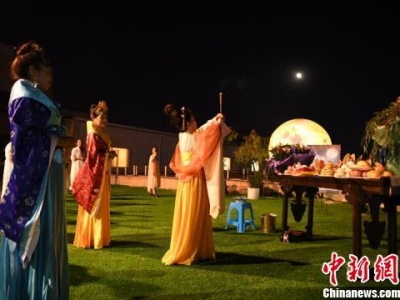 �L�����������������