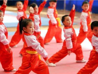 ����е��Č��׃����g(sh��)�\(y��n)��(d��ng)���(hu��)�_Ļ